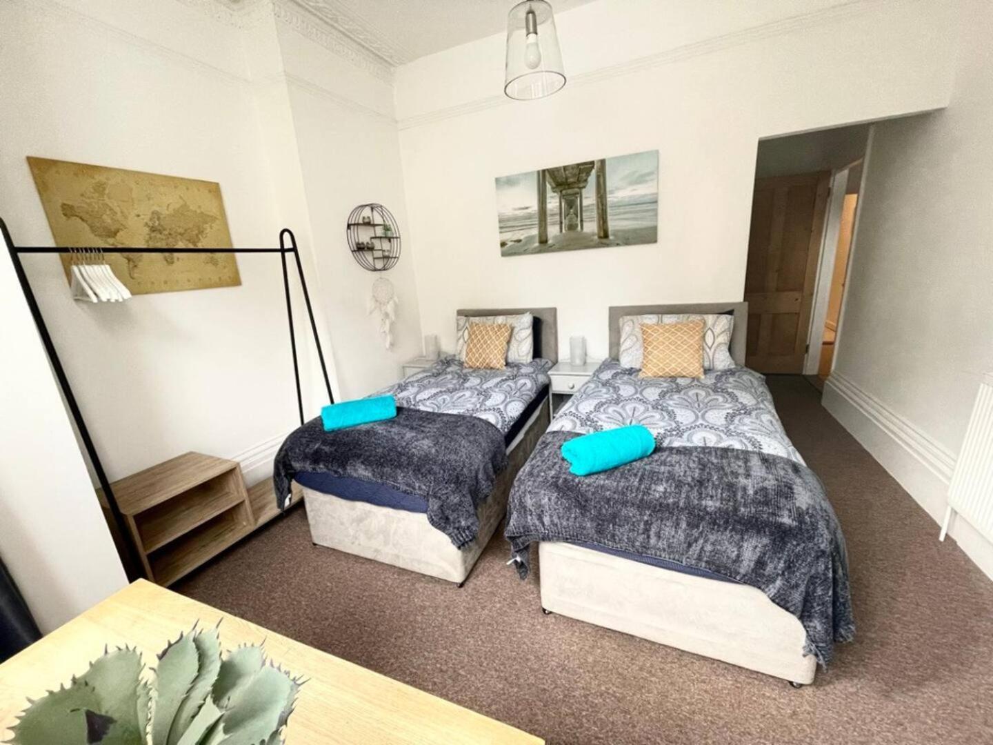Family Friendly Flat Just Minutes From The Beach! Portsmouth Dış mekan fotoğraf