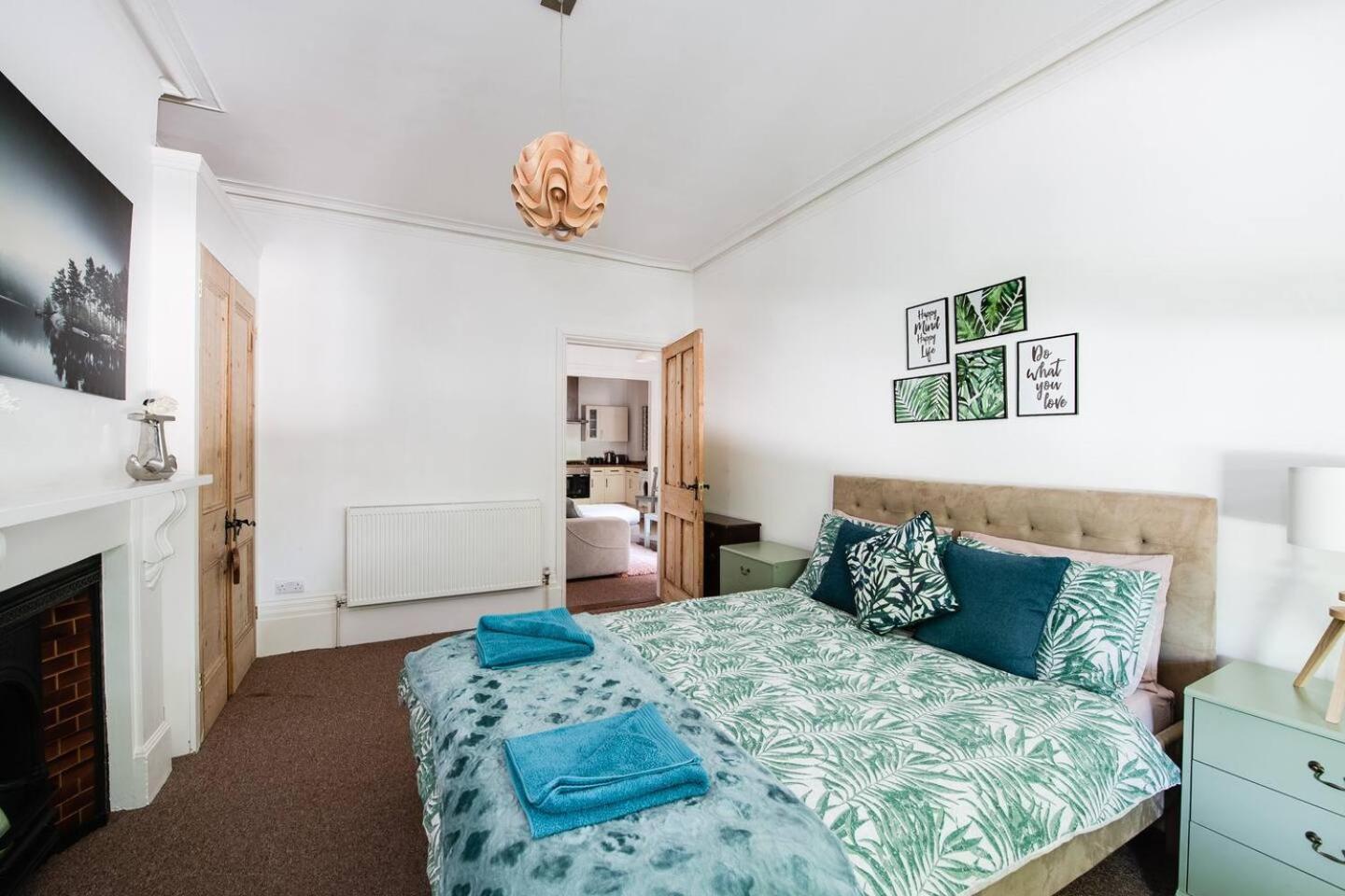 Family Friendly Flat Just Minutes From The Beach! Portsmouth Dış mekan fotoğraf